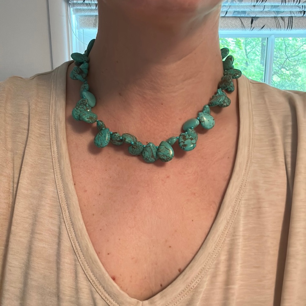 Turquoise bead fashion necklace